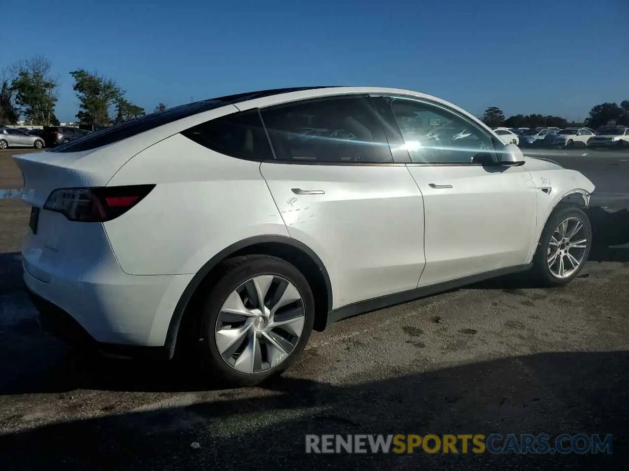 3 Фотография поврежденного автомобиля 5YJYGDEE7LF020598 TESLA MODEL Y 2020