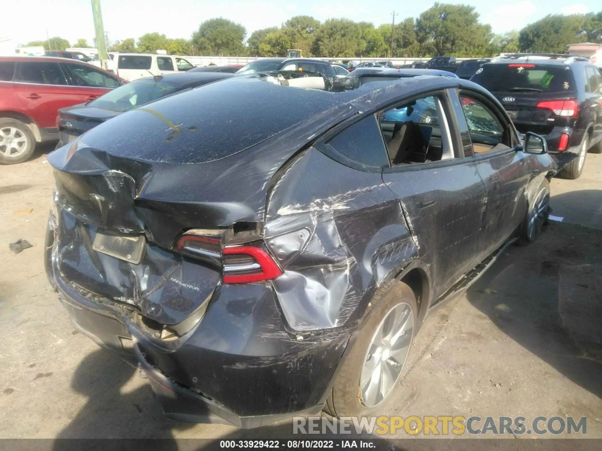 4 Фотография поврежденного автомобиля 5YJYGDEE7LF033884 TESLA MODEL Y 2020