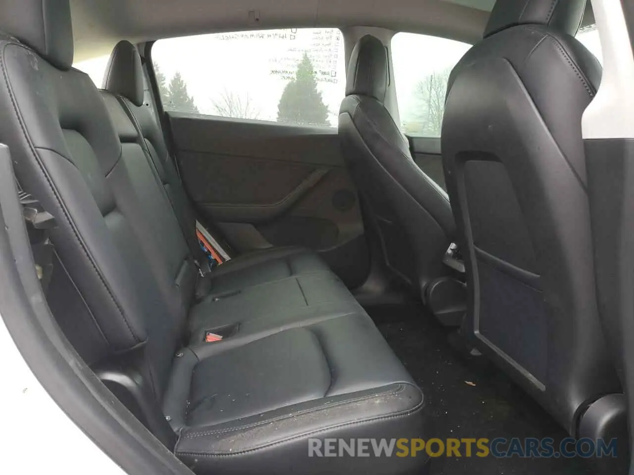 11 Photograph of a damaged car 5YJYGDEE7LF043301 TESLA MODEL Y 2020