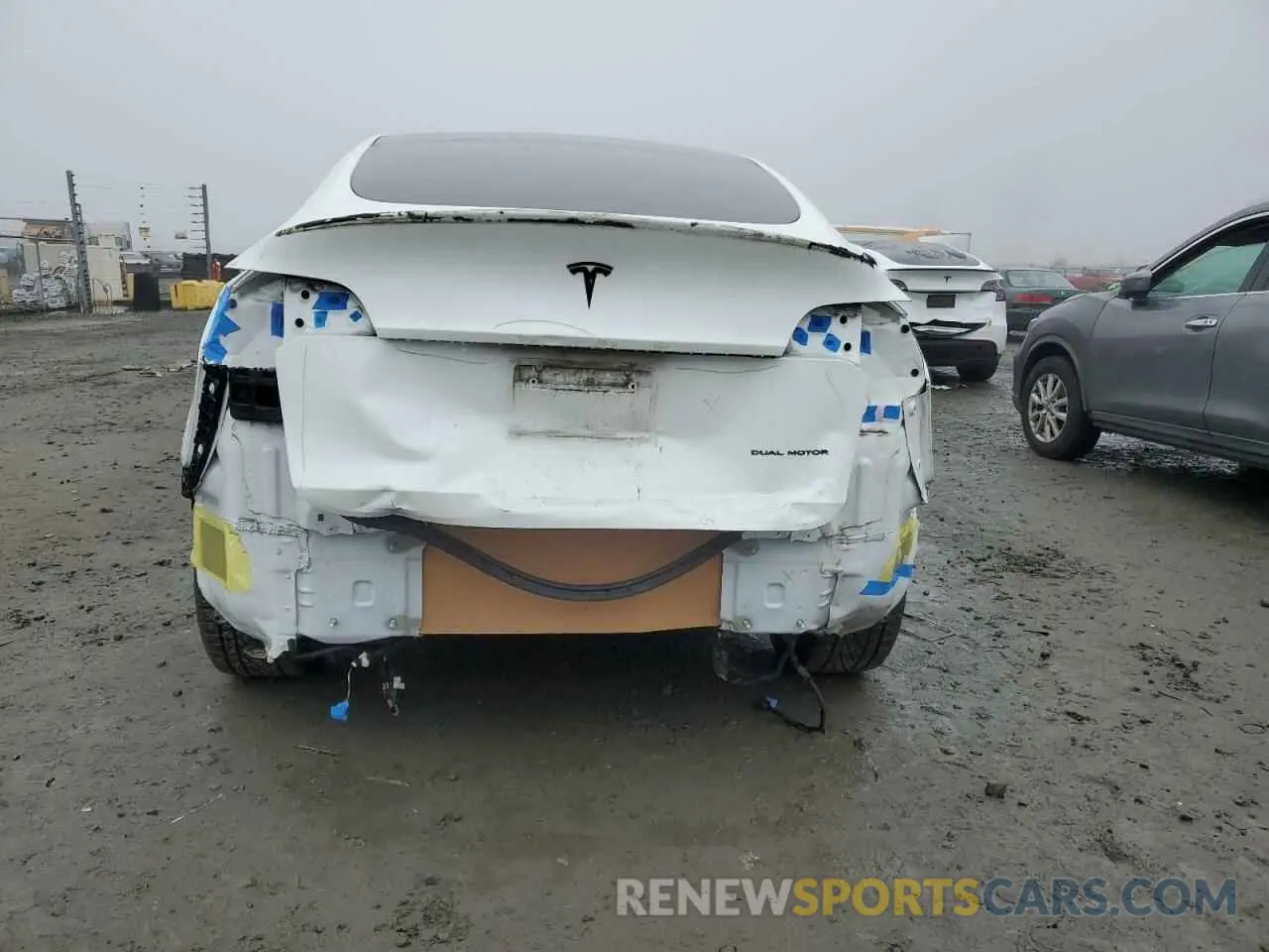 6 Photograph of a damaged car 5YJYGDEE7LF043301 TESLA MODEL Y 2020