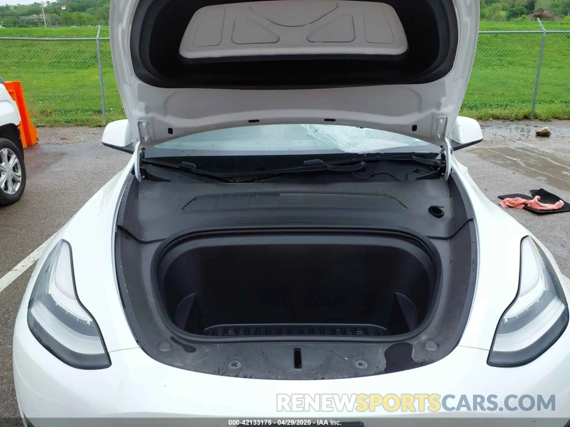 10 Фотография поврежденного автомобиля 5YJYGDEE8LF012994 TESLA MODEL Y 2020