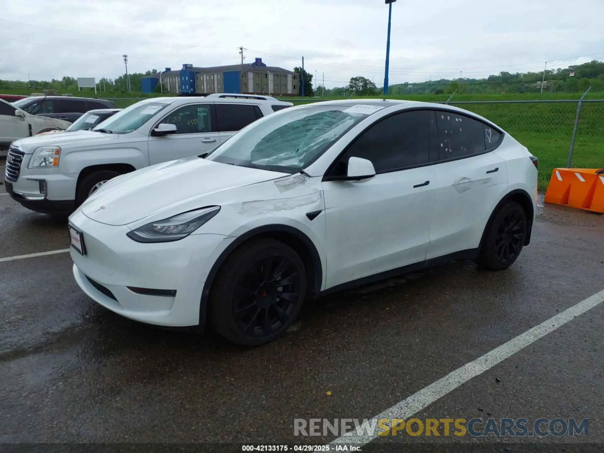 2 Фотография поврежденного автомобиля 5YJYGDEE8LF012994 TESLA MODEL Y 2020