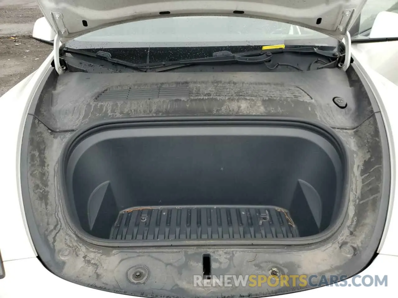 11 Photograph of a damaged car 5YJYGDEE8LF026104 TESLA MODEL Y 2020