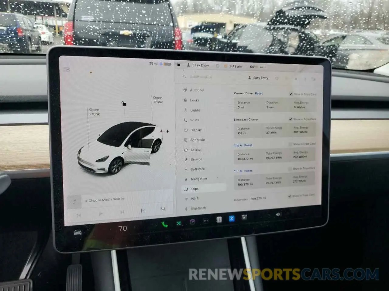 9 Photograph of a damaged car 5YJYGDEE8LF026104 TESLA MODEL Y 2020