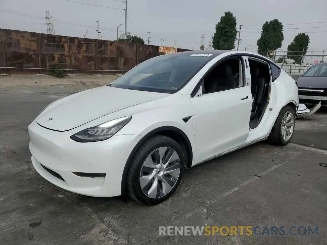 1 Фотография поврежденного автомобиля 5YJYGDEE8LF026202 TESLA MODEL Y 2020