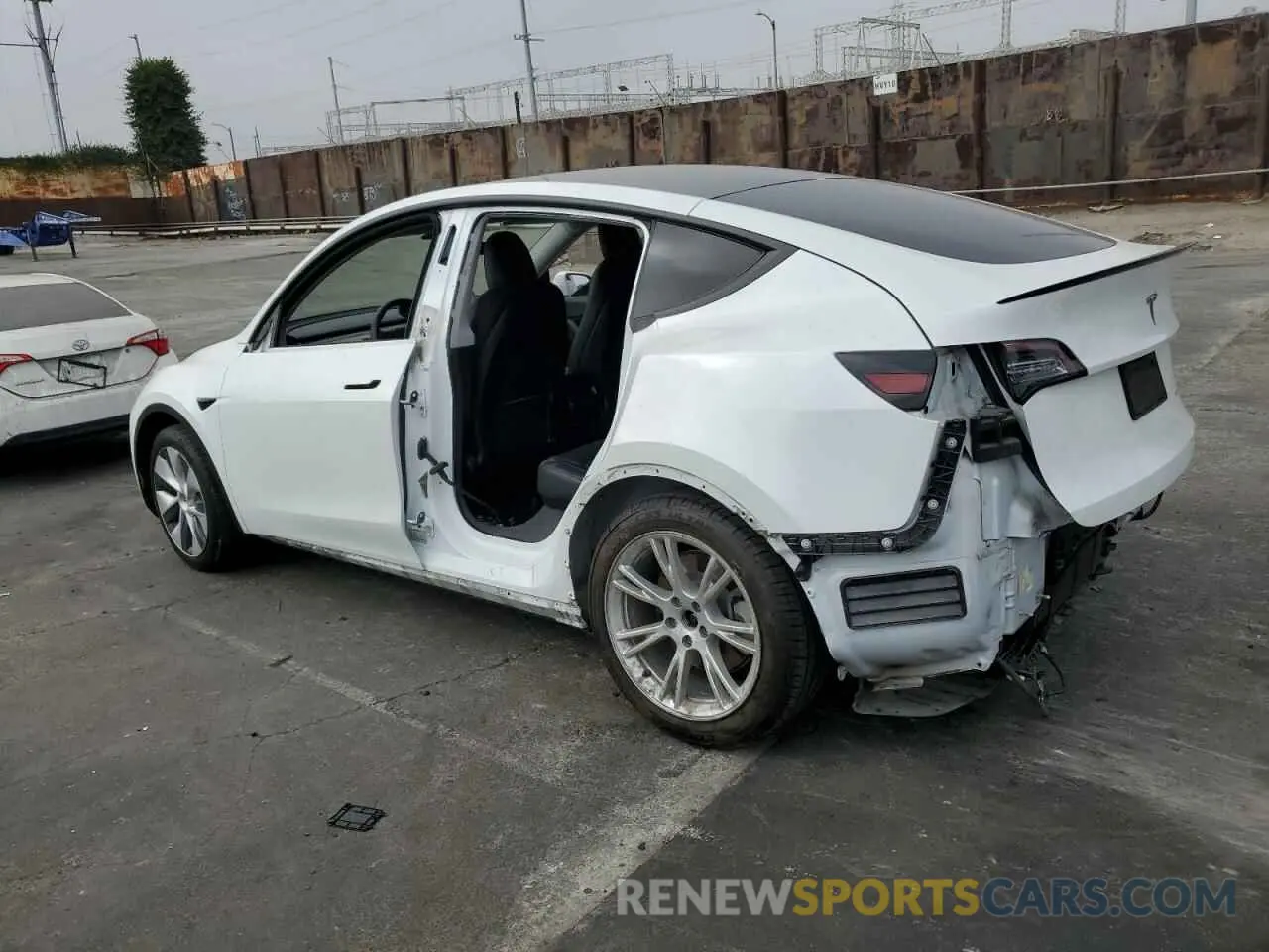 2 Фотография поврежденного автомобиля 5YJYGDEE8LF026202 TESLA MODEL Y 2020