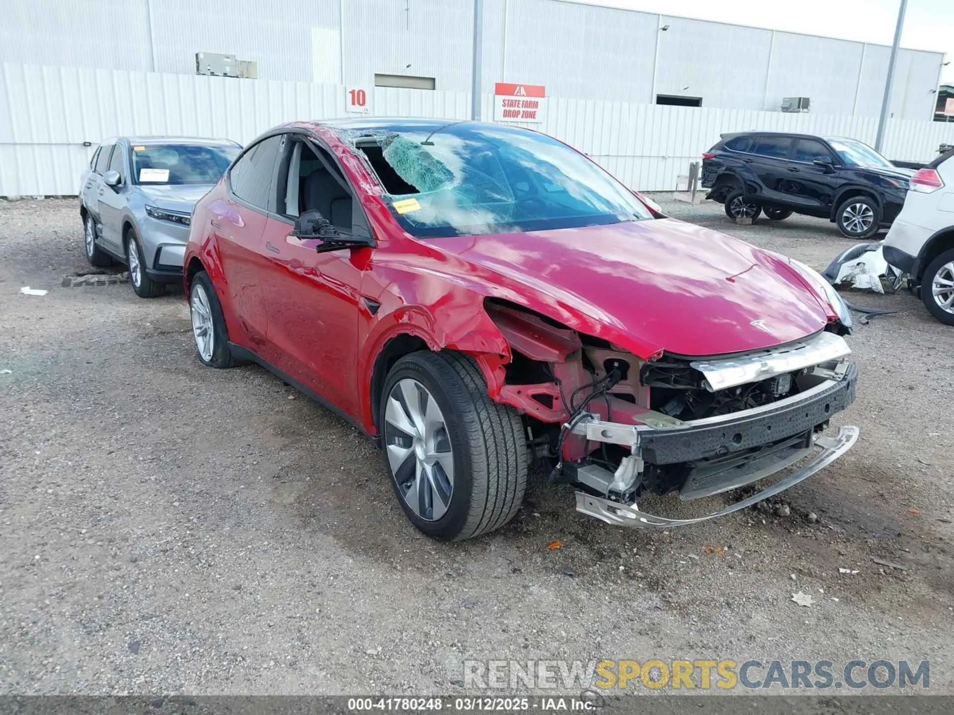 1 Photograph of a damaged car 5YJYGDEE9LF009957 TESLA MODEL Y 2020