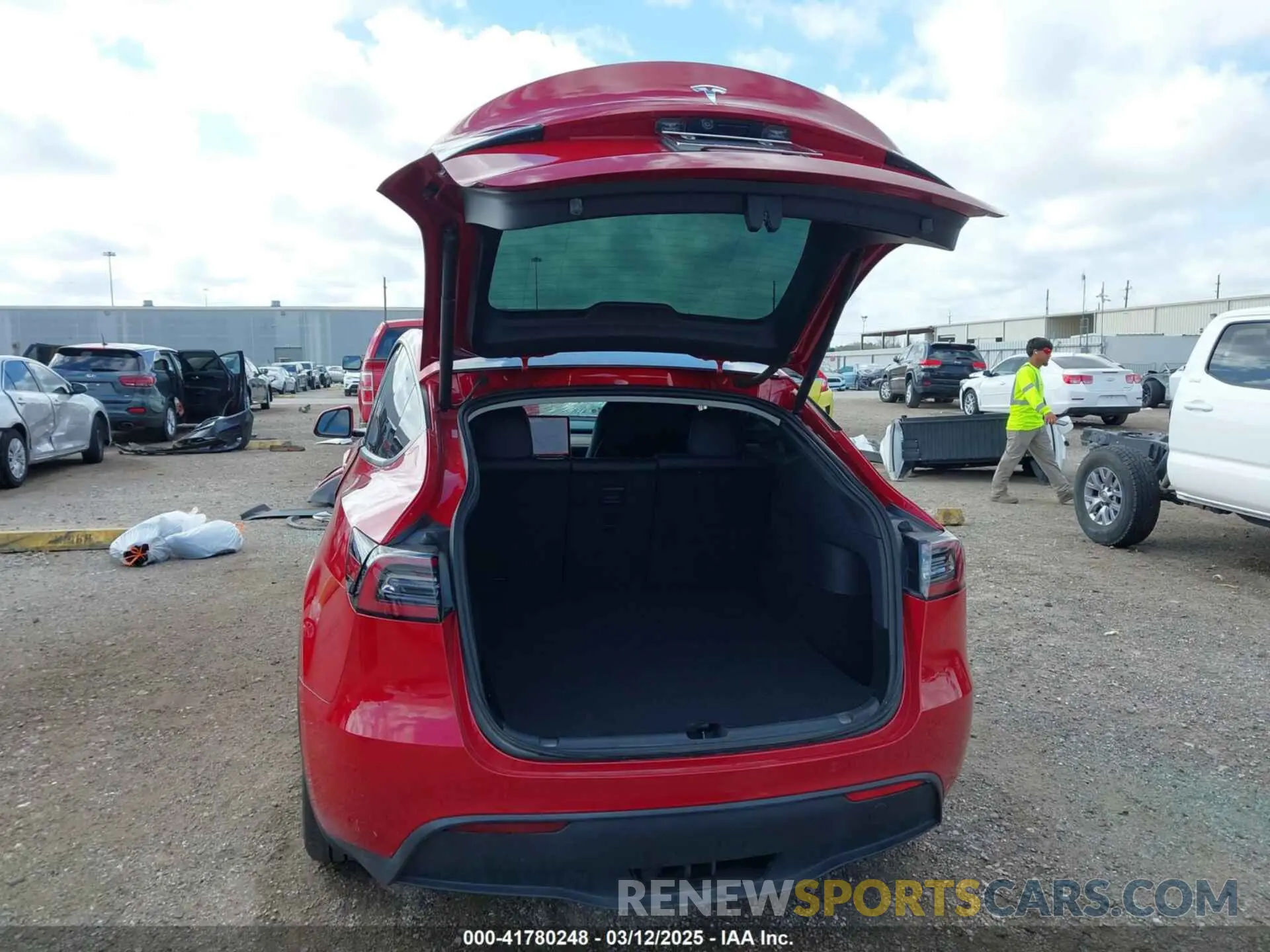 20 Photograph of a damaged car 5YJYGDEE9LF009957 TESLA MODEL Y 2020