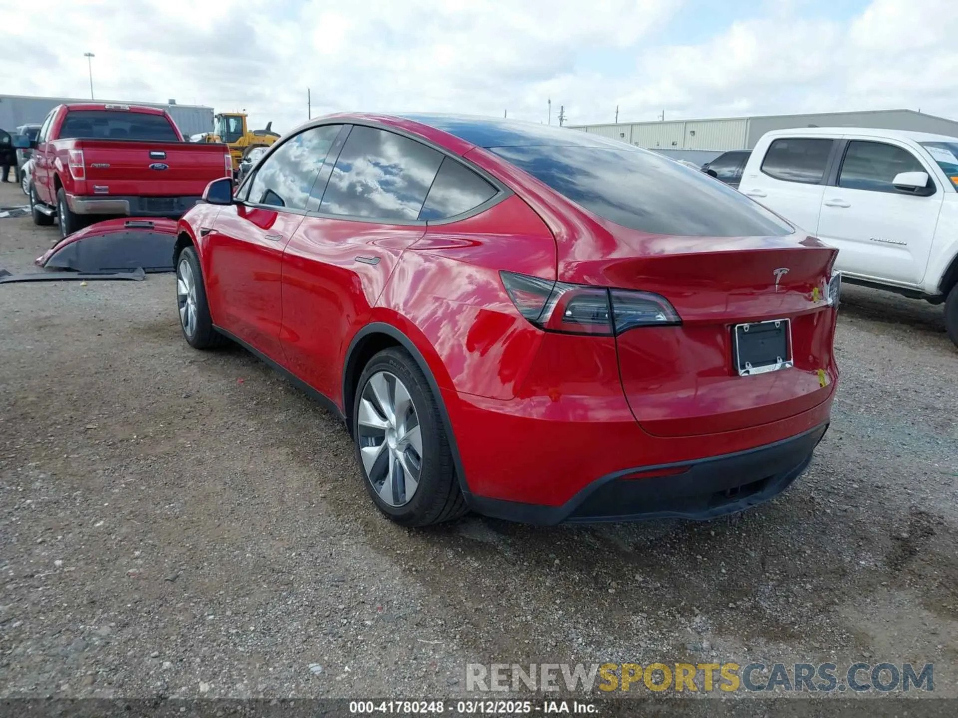 3 Photograph of a damaged car 5YJYGDEE9LF009957 TESLA MODEL Y 2020