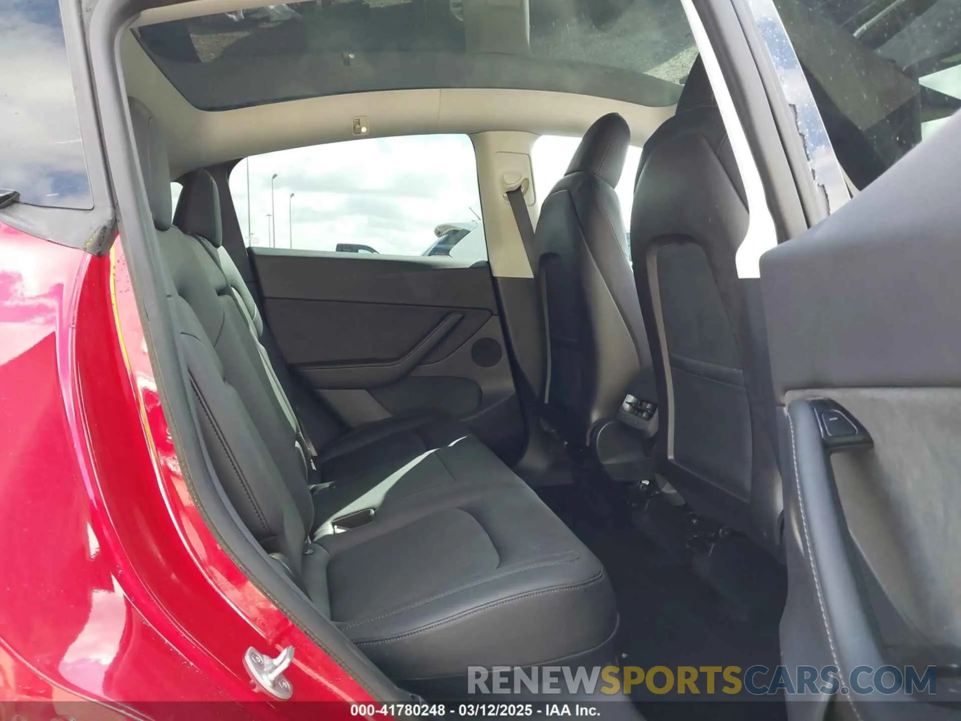 8 Photograph of a damaged car 5YJYGDEE9LF009957 TESLA MODEL Y 2020