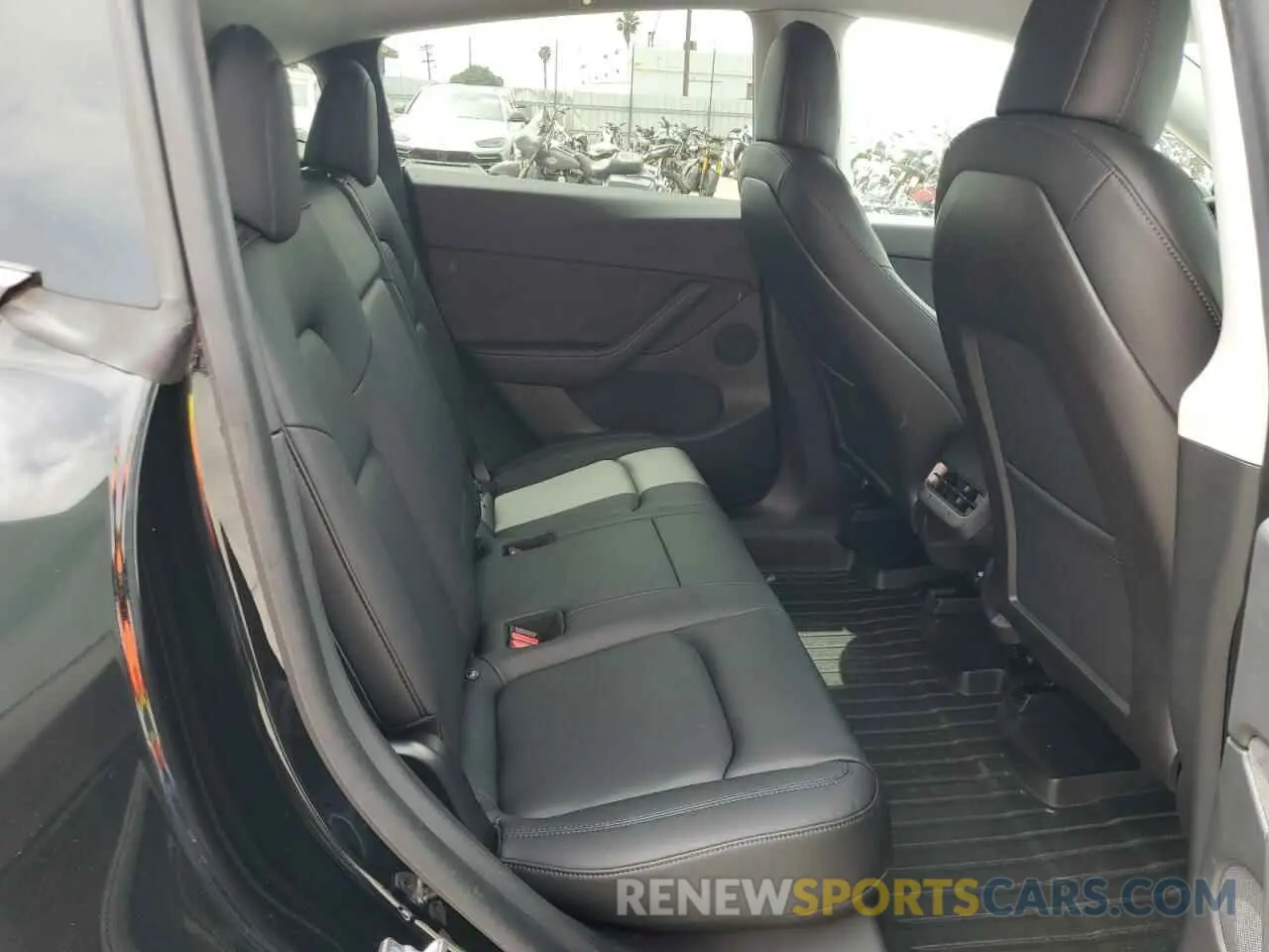 11 Photograph of a damaged car 5YJYGDEE9LF020148 TESLA MODEL Y 2020
