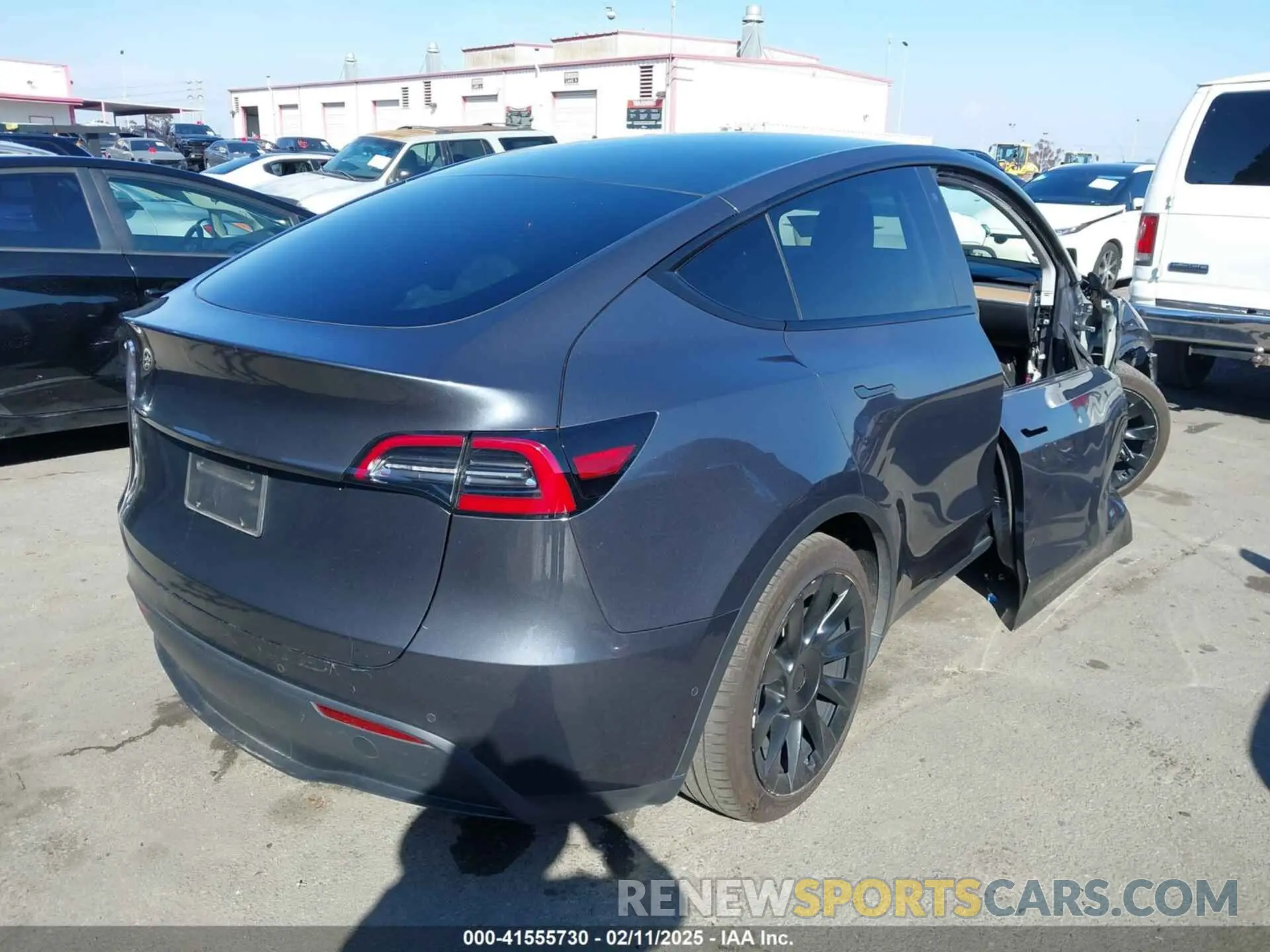 4 Фотография поврежденного автомобиля 5YJYGDEE9LF022711 TESLA MODEL Y 2020