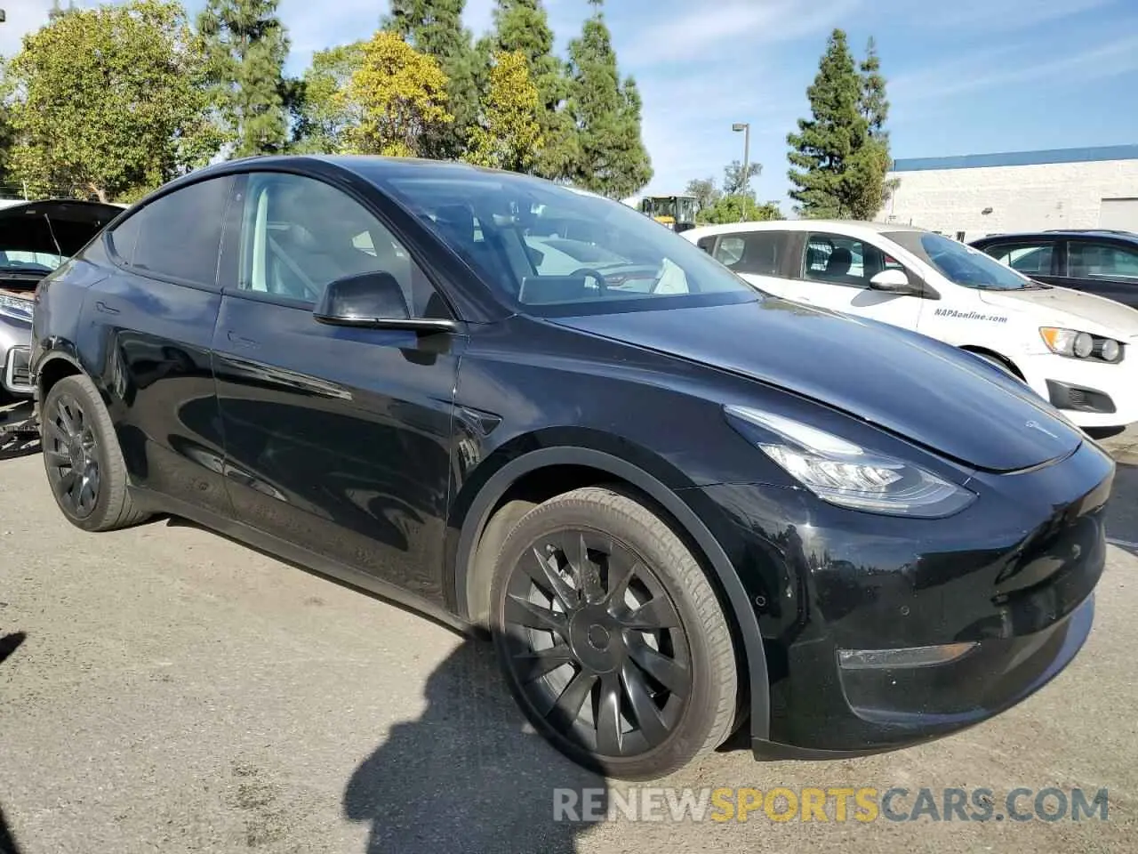 4 Photograph of a damaged car 5YJYGDEE9LF052467 TESLA MODEL Y 2020