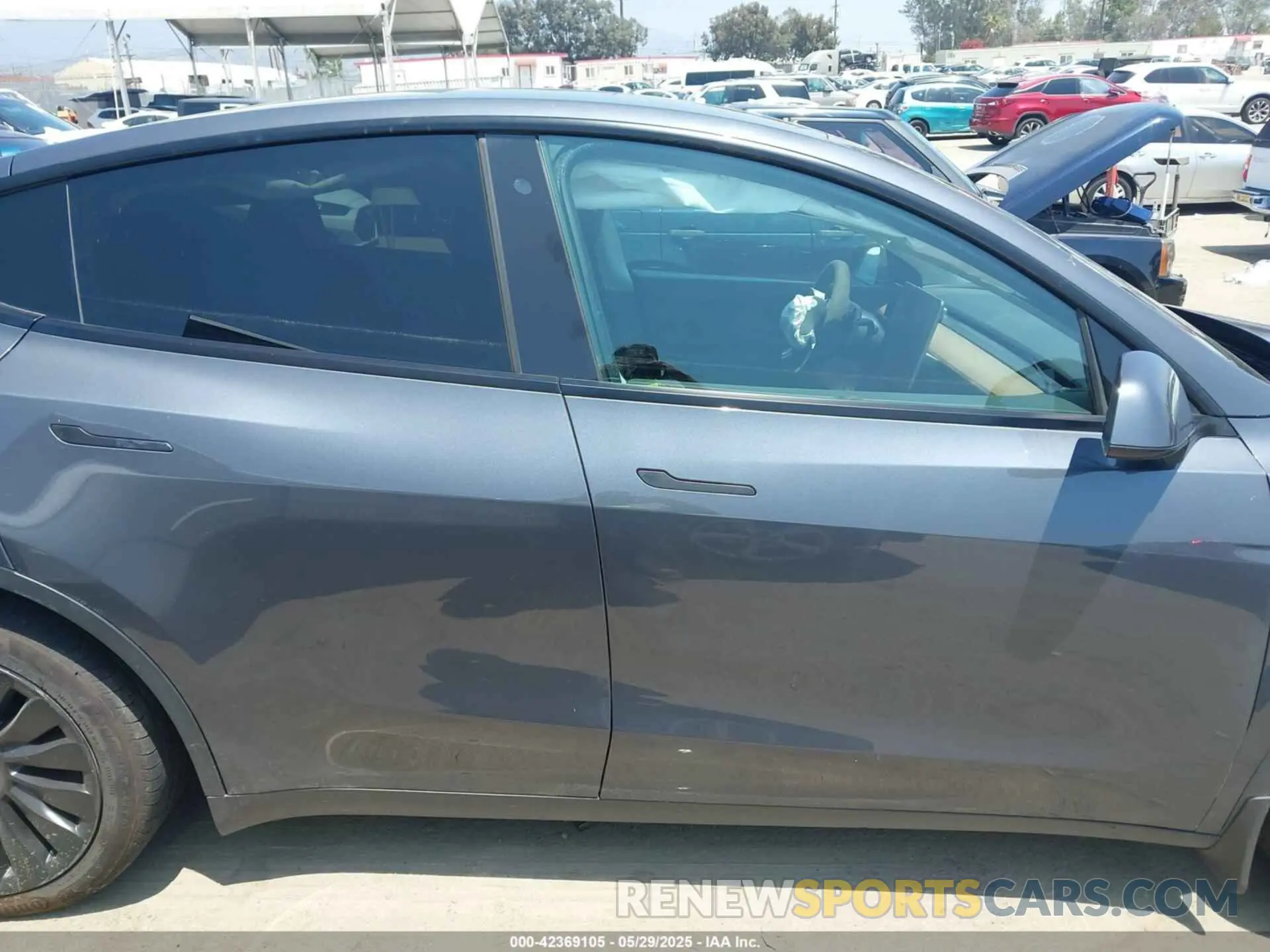 13 Photograph of a damaged car 5YJYGDEEXLF010356 TESLA MODEL Y 2020