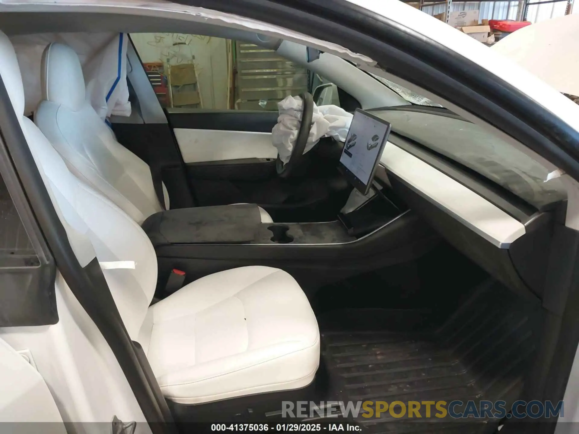 5 Photograph of a damaged car 5YJYGDEEXLF018795 TESLA MODEL Y 2020