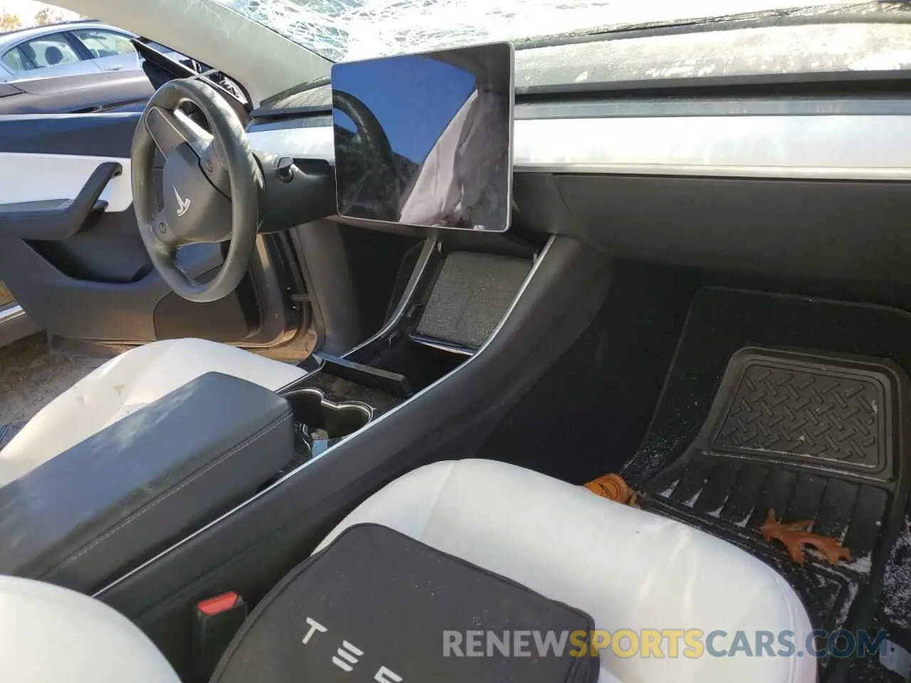 8 Photograph of a damaged car 5YJYGDEEXLF030980 TESLA MODEL Y 2020