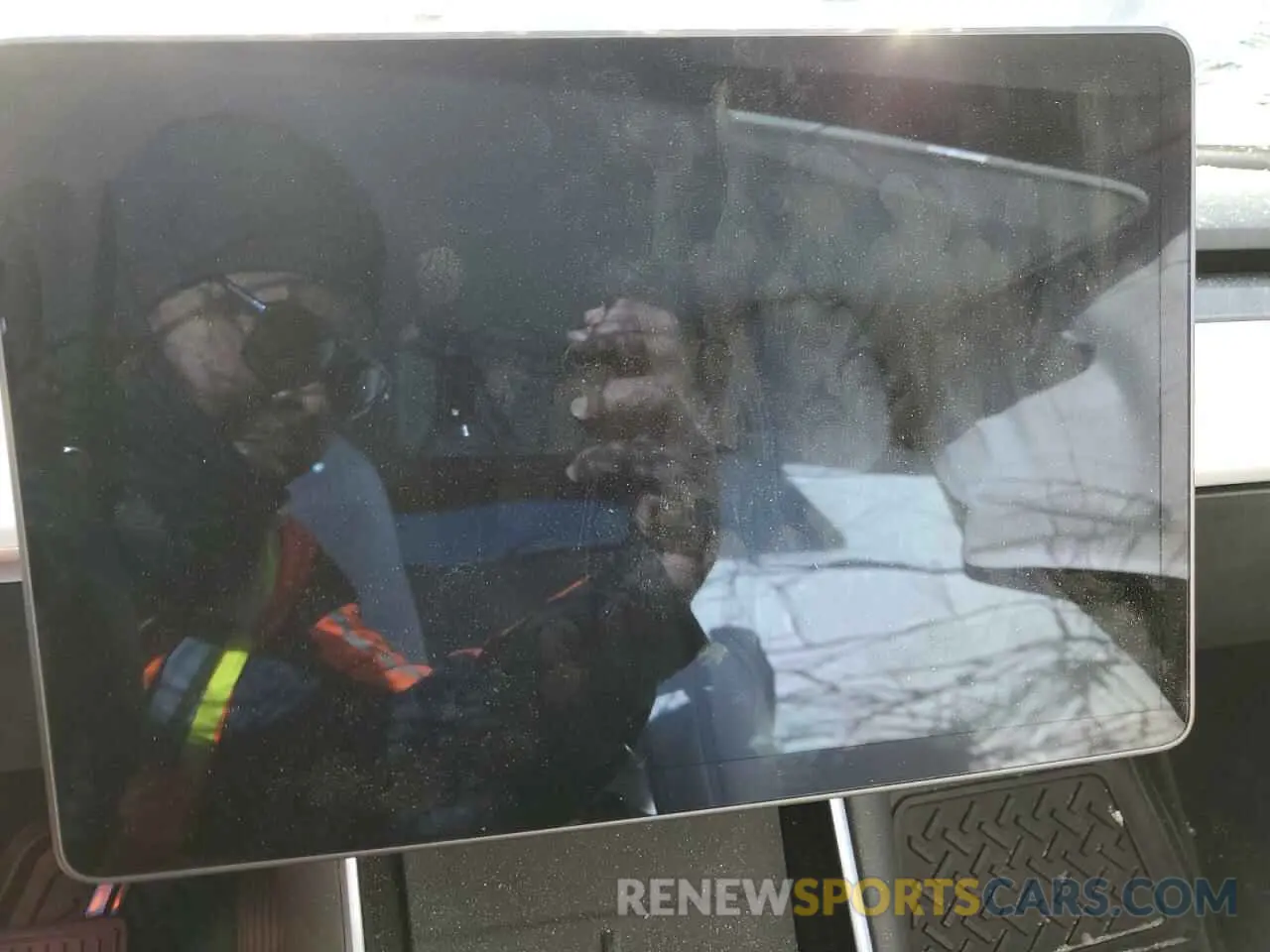 9 Photograph of a damaged car 5YJYGDEEXLF030980 TESLA MODEL Y 2020