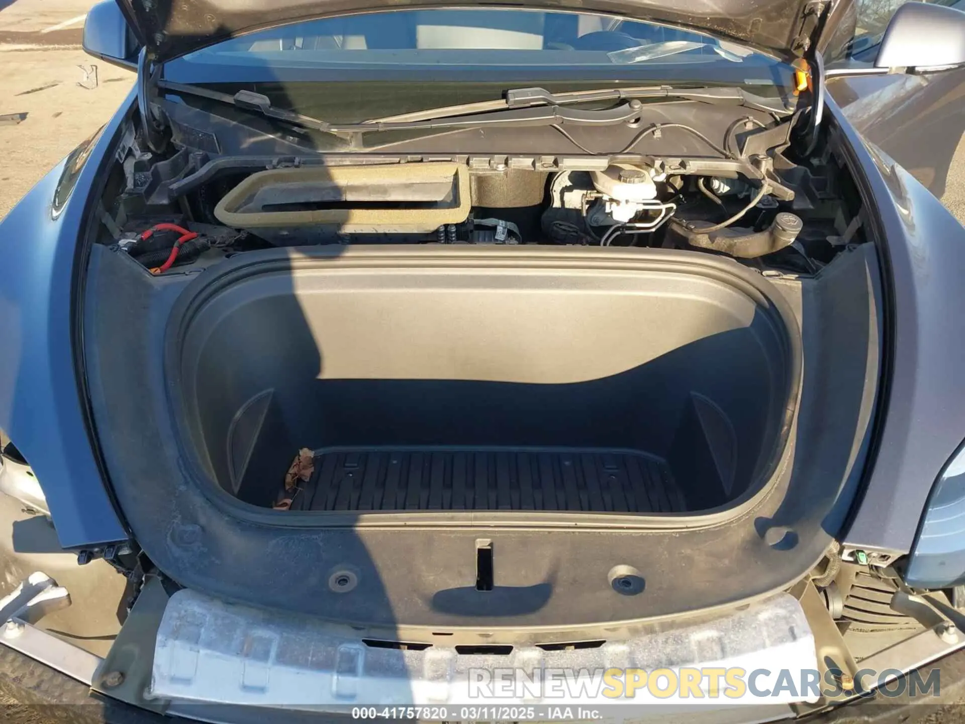10 Photograph of a damaged car 5YJYGDEEXLF031577 TESLA MODEL Y 2020