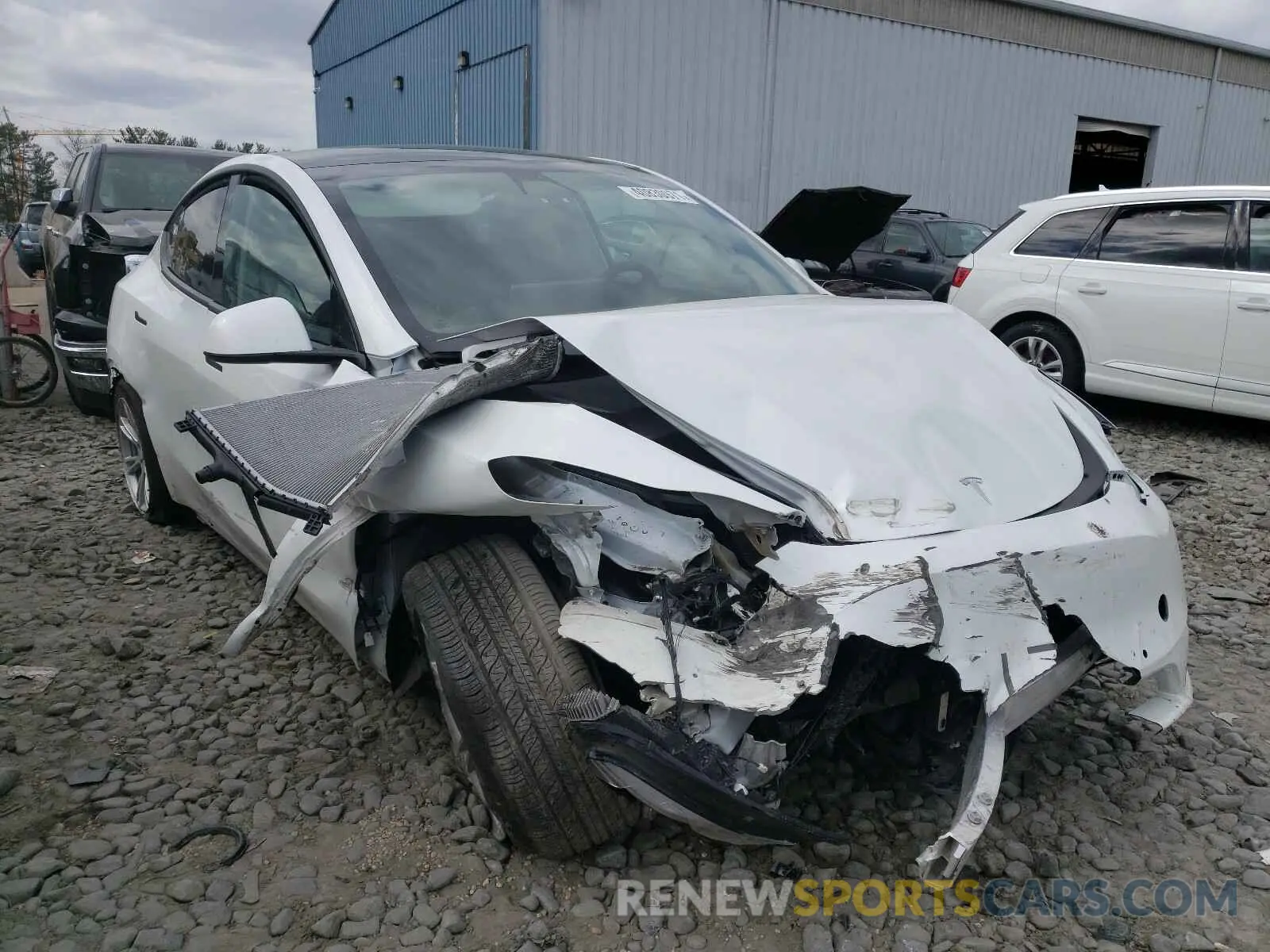1 Photograph of a damaged car 5YJYGDEEXLF032082 TESLA MODEL Y 2020