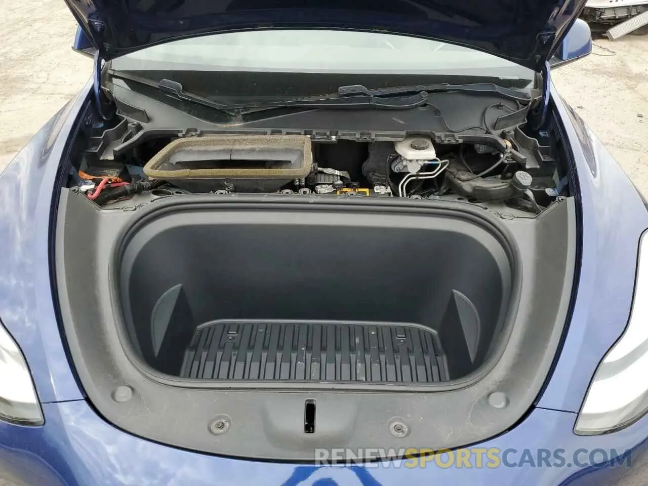11 Photograph of a damaged car 5YJYGDEEXLF043163 TESLA MODEL Y 2020