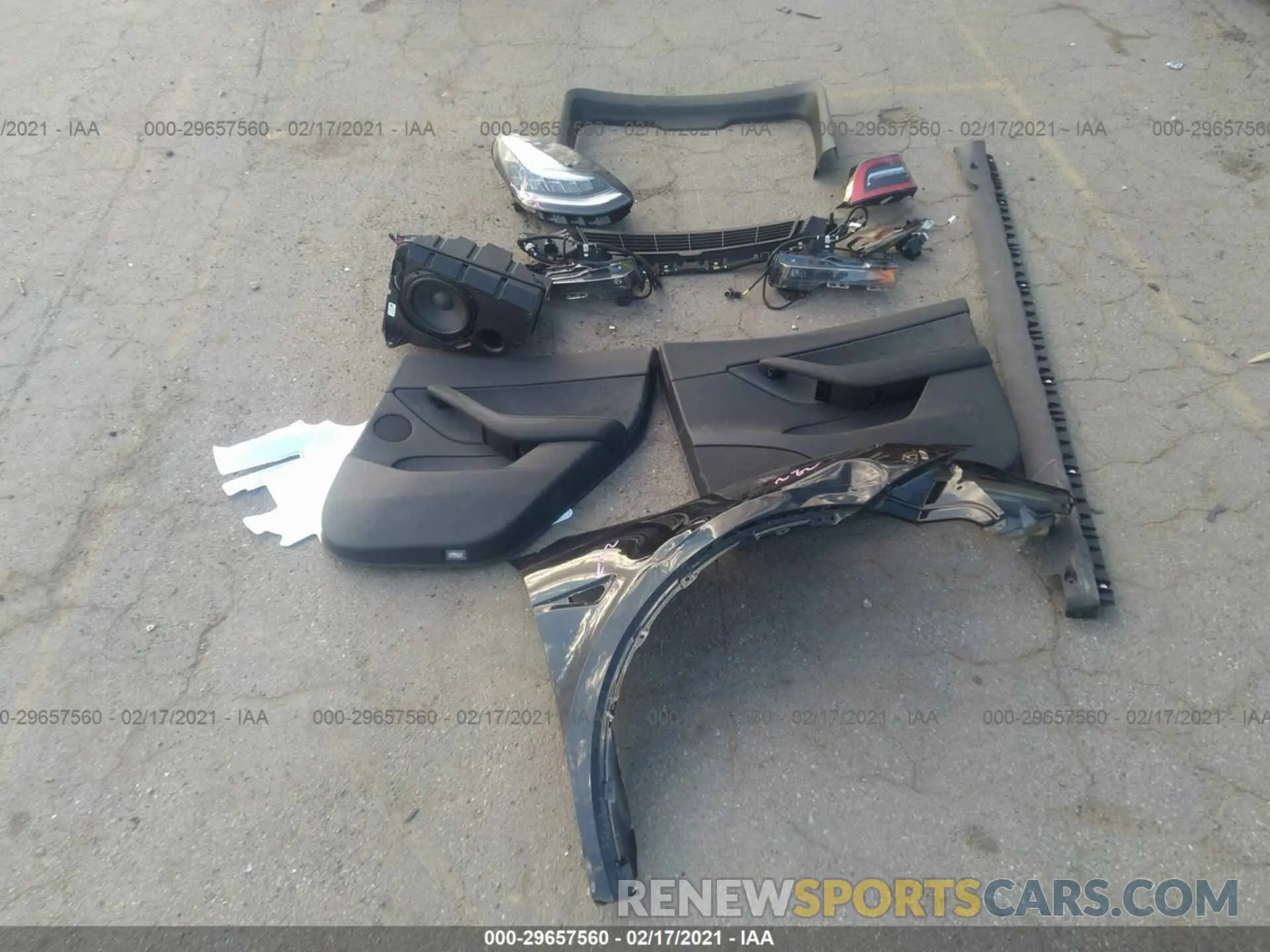 10 Photograph of a damaged car 5YJYGDEEXLF052476 TESLA MODEL Y 2020