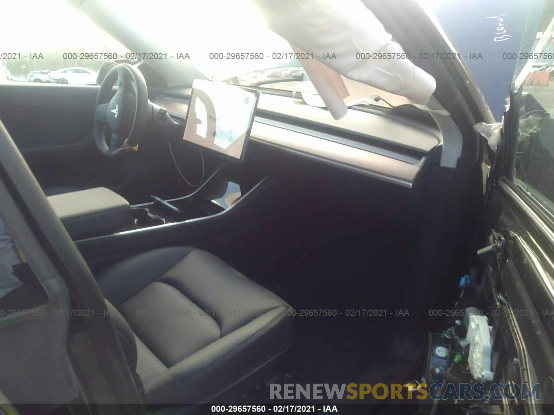 5 Photograph of a damaged car 5YJYGDEEXLF052476 TESLA MODEL Y 2020