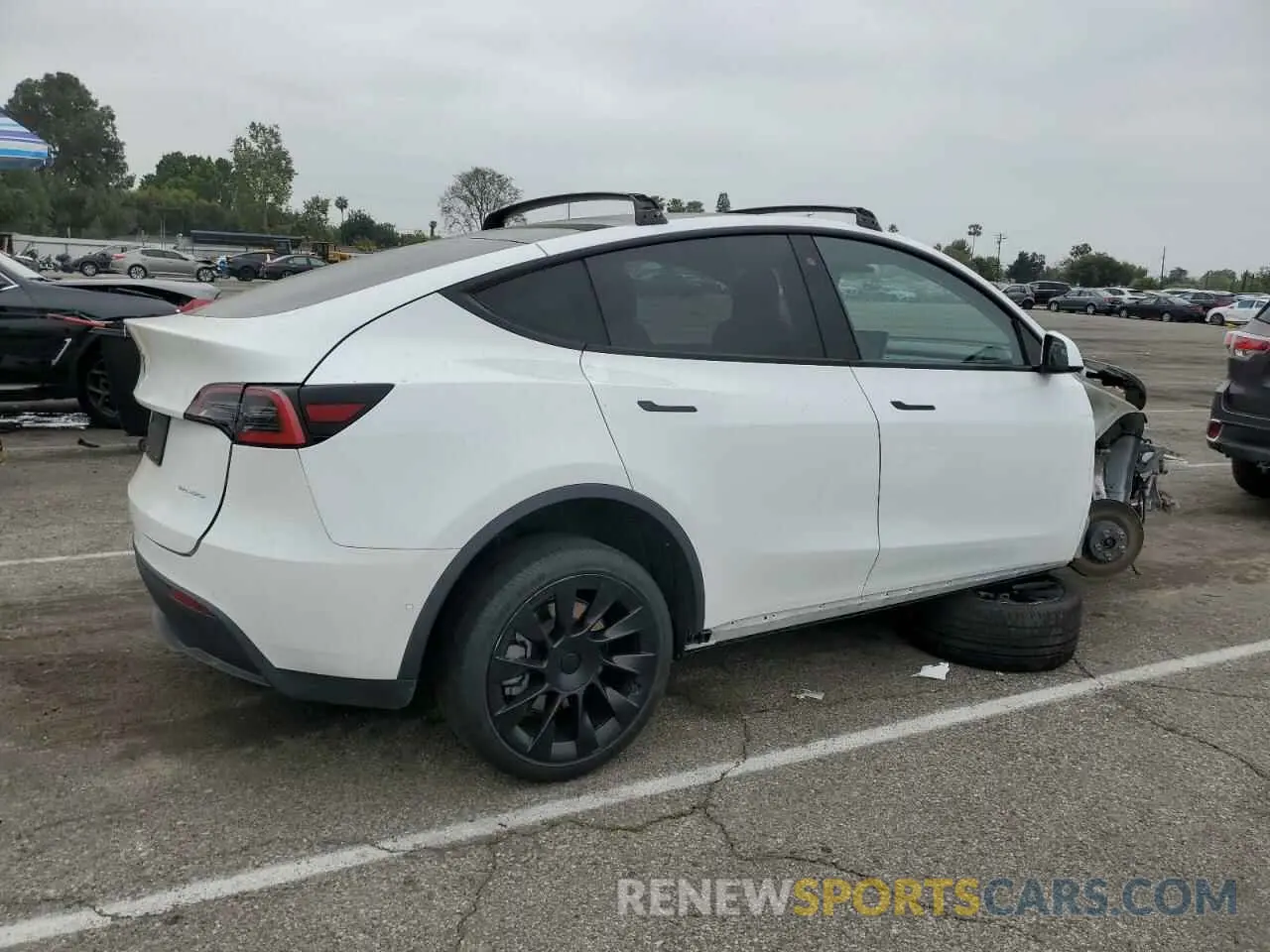 3 Photograph of a damaged car 5YJYGDEEXLF052963 TESLA MODEL Y 2020