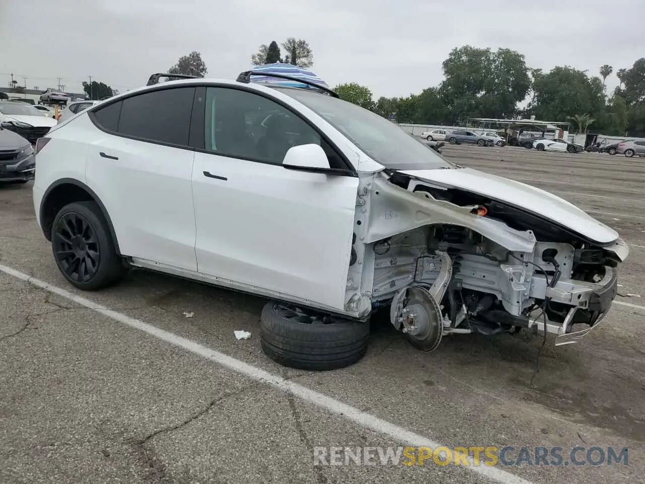 4 Photograph of a damaged car 5YJYGDEEXLF052963 TESLA MODEL Y 2020