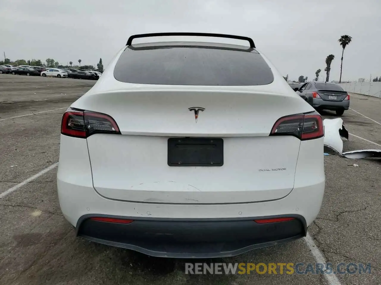 6 Photograph of a damaged car 5YJYGDEEXLF052963 TESLA MODEL Y 2020