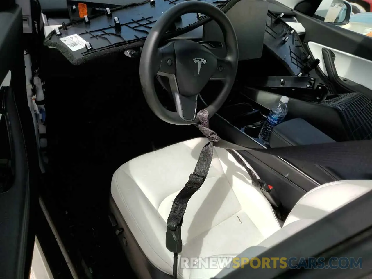 8 Photograph of a damaged car 5YJYGDEF0LF015008 TESLA MODEL Y 2020