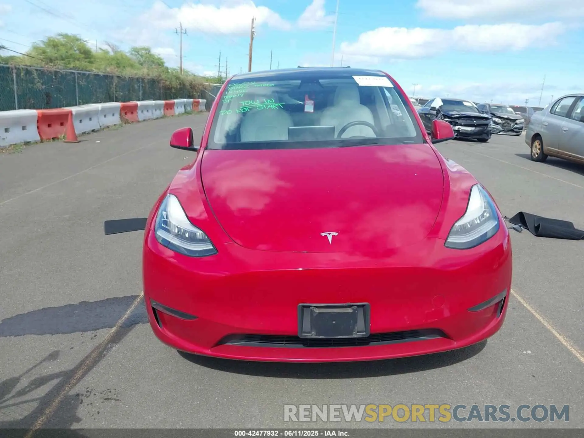 13 Photograph of a damaged car 5YJYGDEF0LF039096 TESLA MODEL Y 2020
