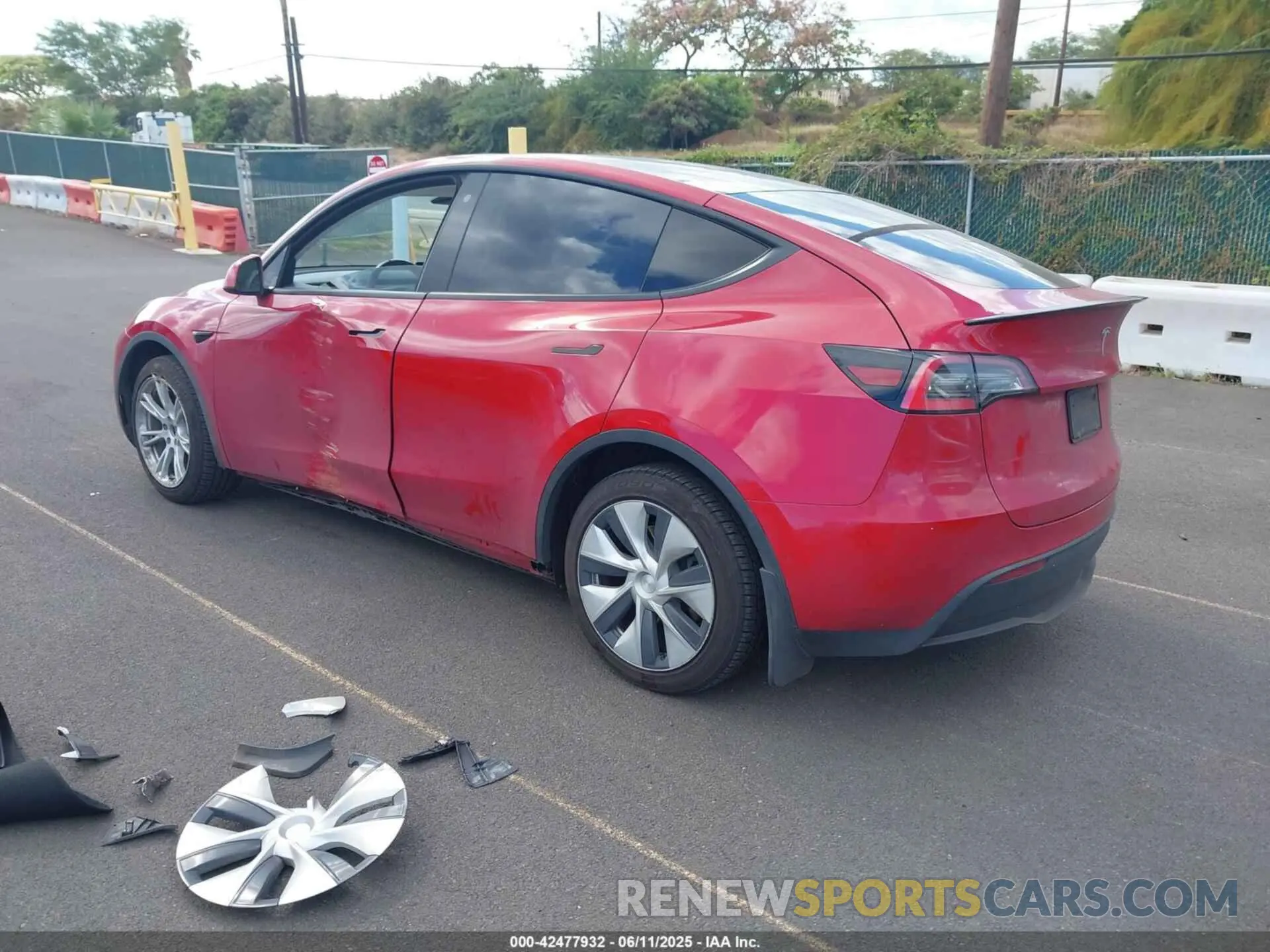 3 Photograph of a damaged car 5YJYGDEF0LF039096 TESLA MODEL Y 2020