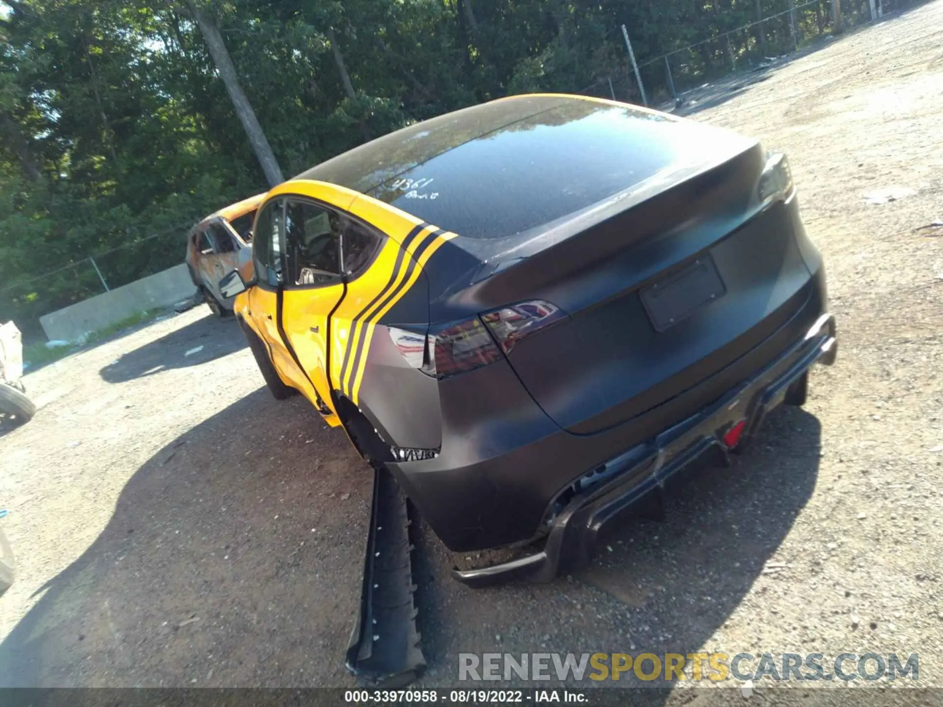 3 Фотография поврежденного автомобиля 5YJYGDEF1LF034361 TESLA MODEL Y 2020