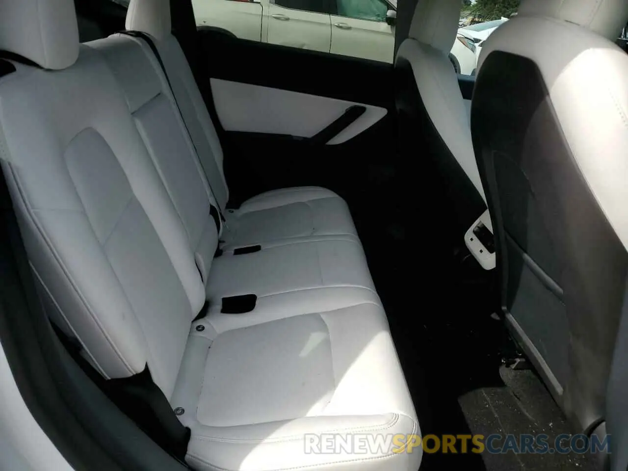 10 Photograph of a damaged car 5YJYGDEF2LF006357 TESLA MODEL Y 2020
