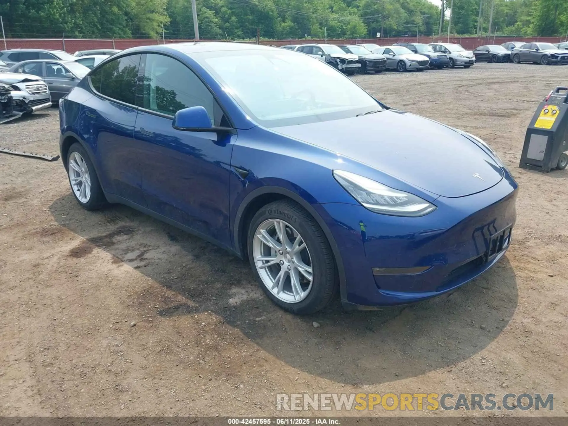 1 Фотография поврежденного автомобиля 5YJYGDEF3LF005685 TESLA MODEL Y 2020