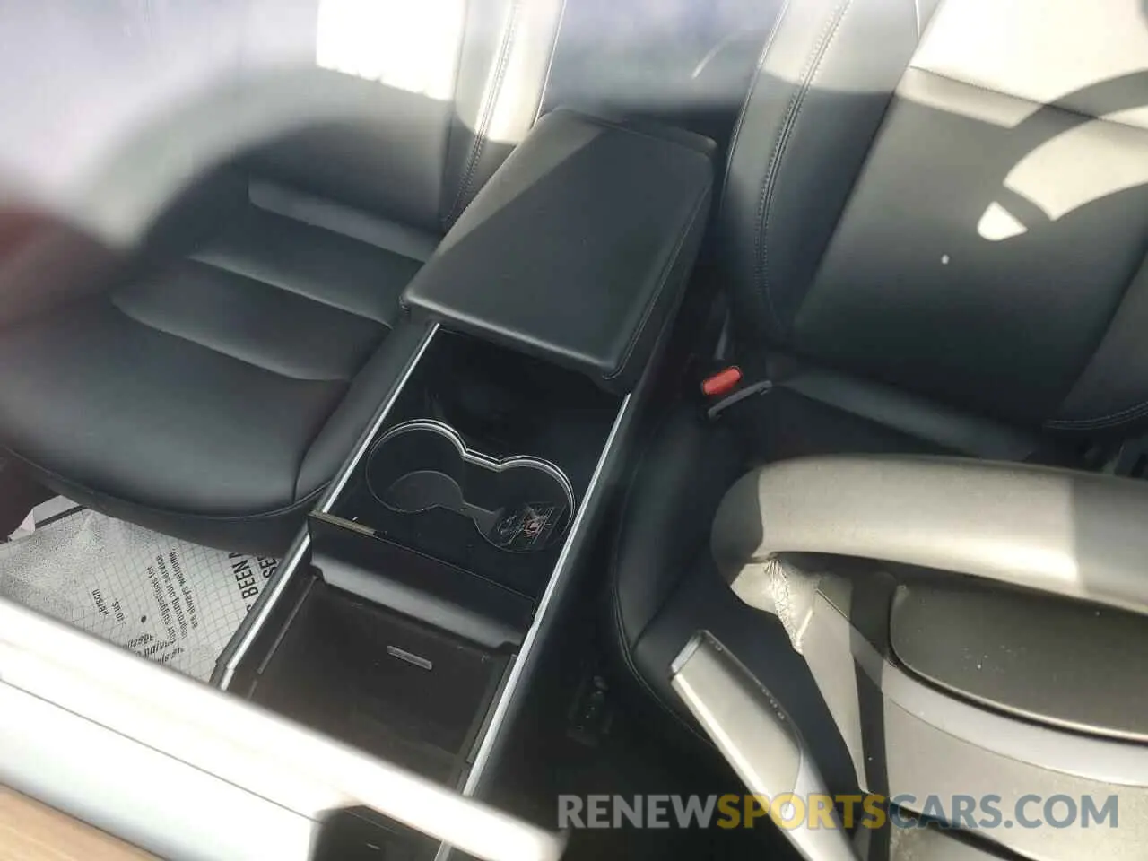 8 Photograph of a damaged car 5YJYGDEF4LF003105 TESLA MODEL Y 2020