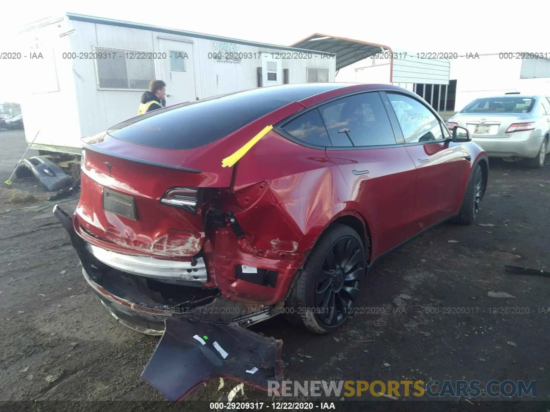 4 Photograph of a damaged car 5YJYGDEF7LF006032 TESLA MODEL Y 2020
