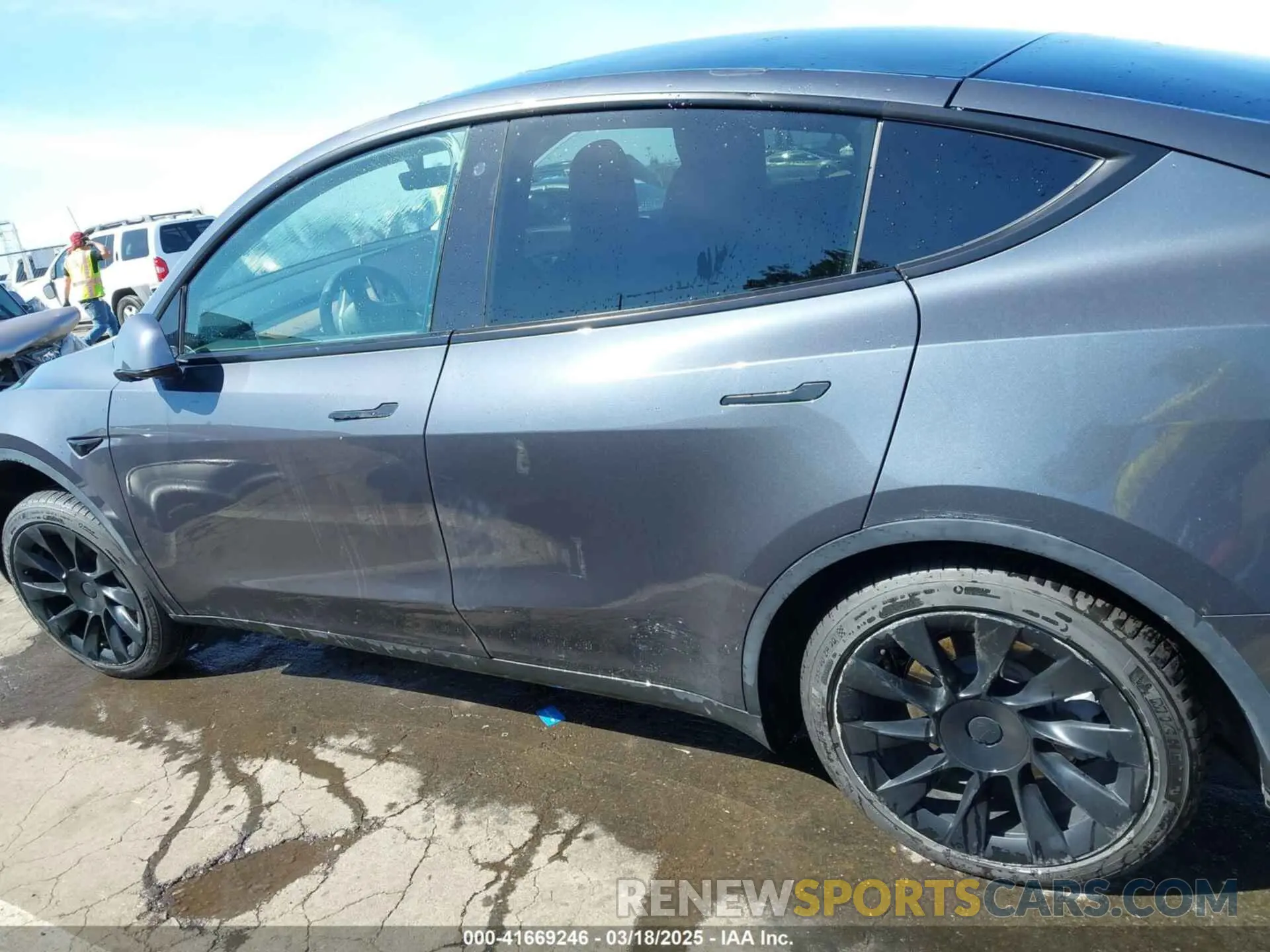 15 Photograph of a damaged car 5YJYGDEF8LF000658 TESLA MODEL Y 2020