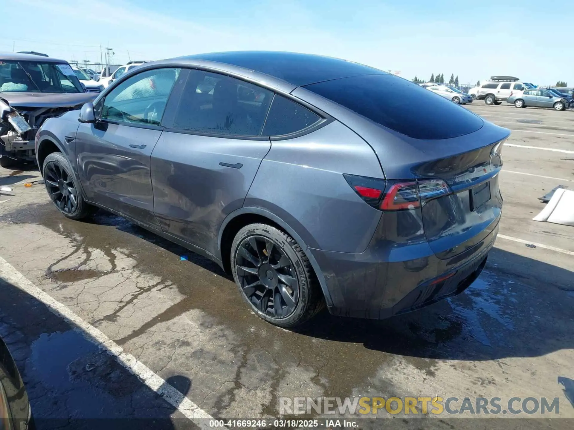 3 Photograph of a damaged car 5YJYGDEF8LF000658 TESLA MODEL Y 2020