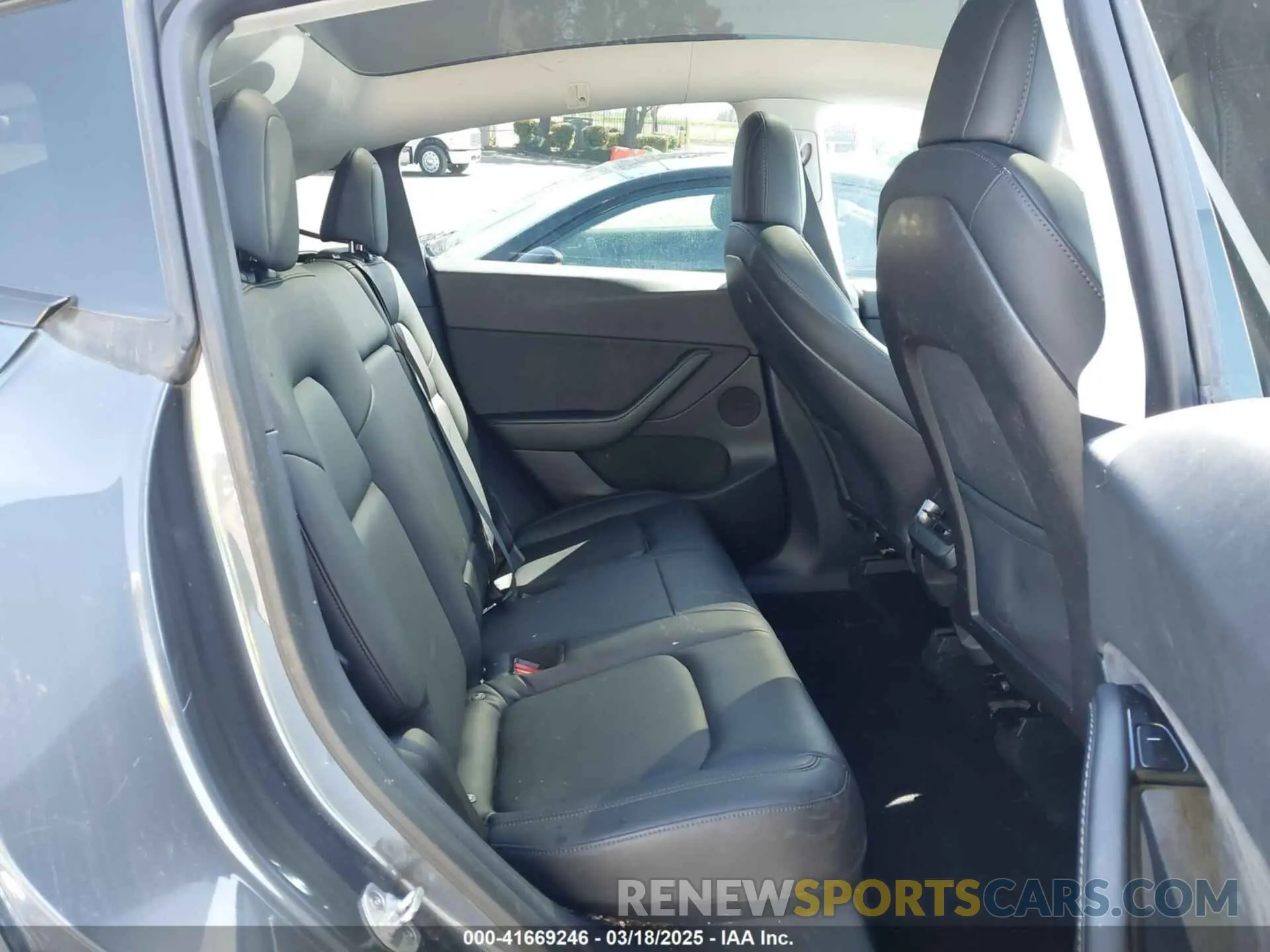 8 Photograph of a damaged car 5YJYGDEF8LF000658 TESLA MODEL Y 2020