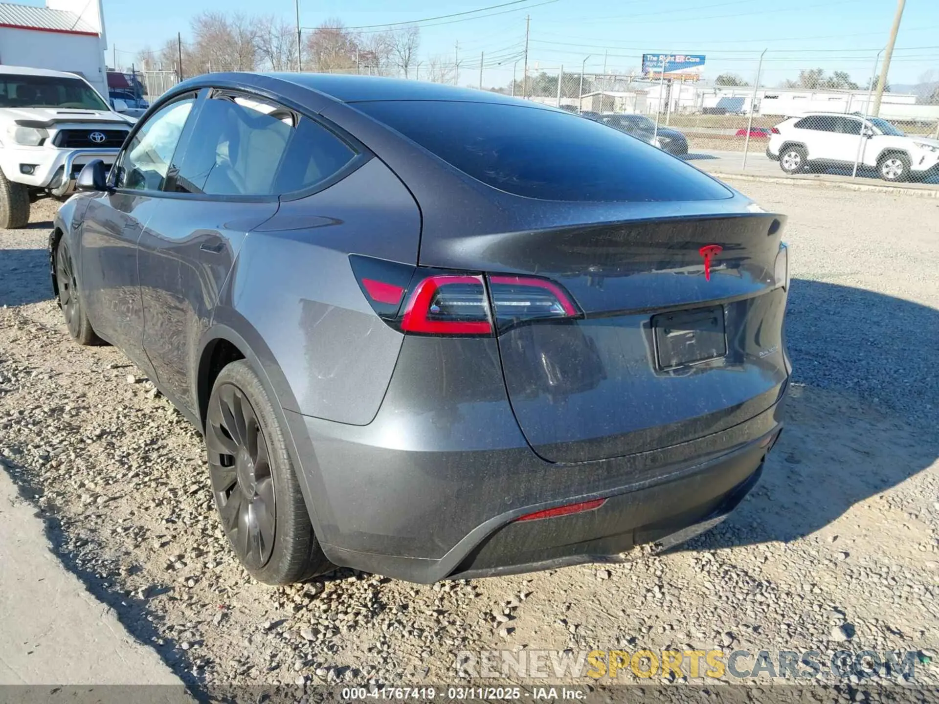3 Photograph of a damaged car 5YJYGDEF8LF001471 TESLA MODEL Y 2020
