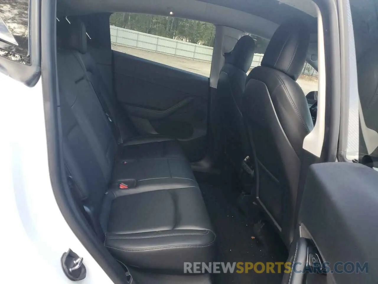 10 Photograph of a damaged car 5YJYGDEF8LF039587 TESLA MODEL Y 2020