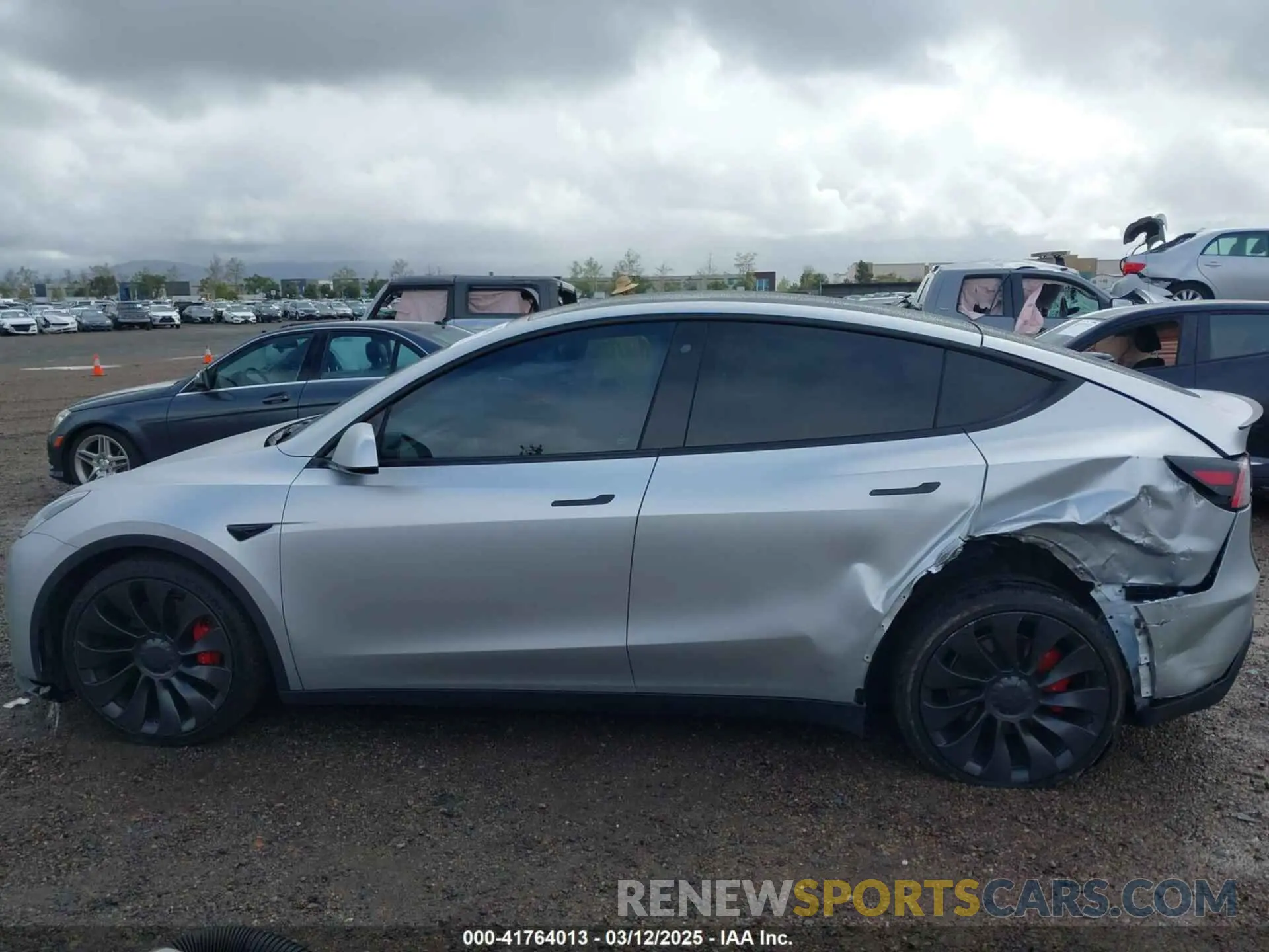 14 Фотография поврежденного автомобиля 5YJYGDEF9LF038500 TESLA MODEL Y 2020