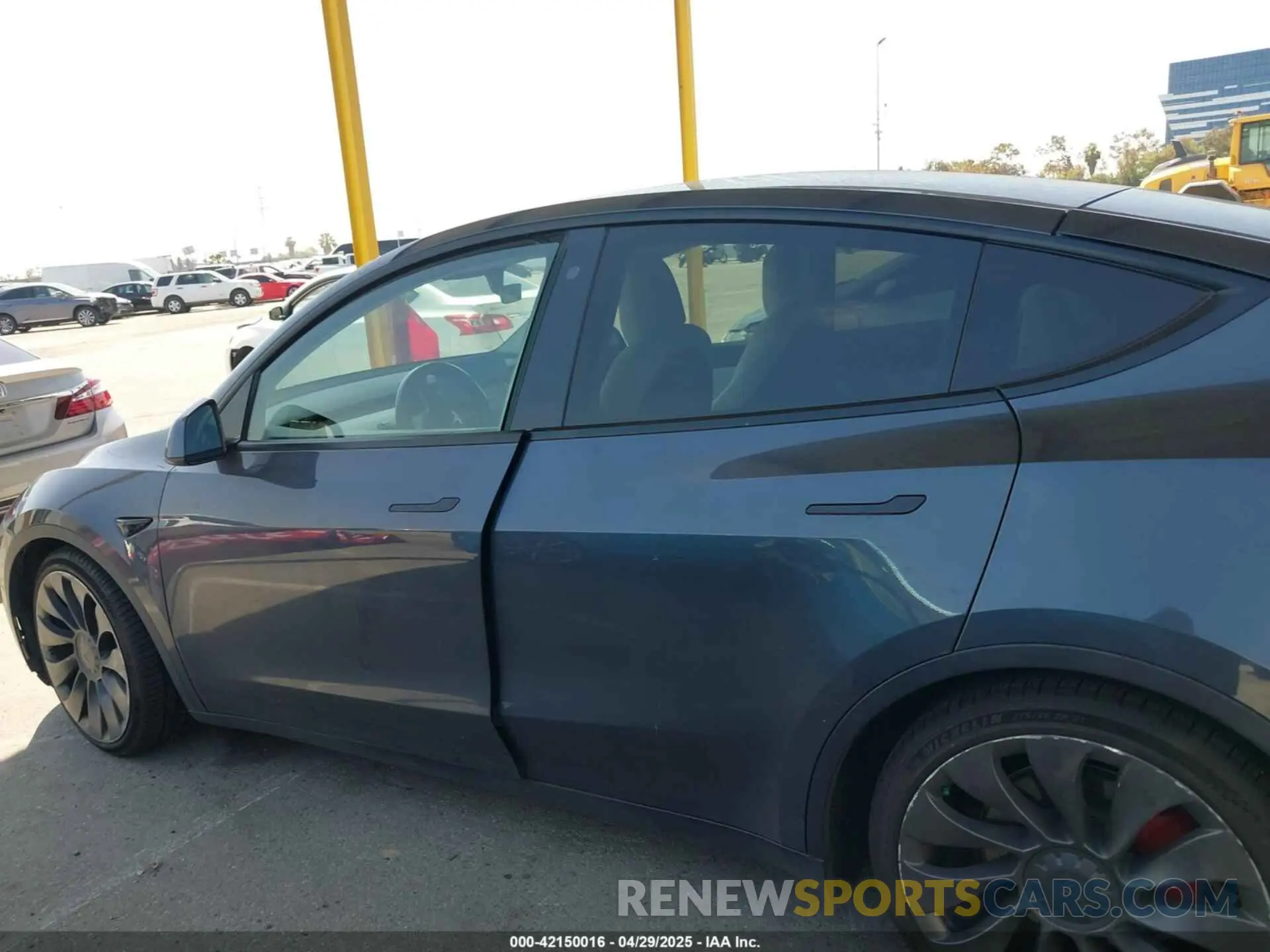 13 Фотография поврежденного автомобиля 5YJYGDEFXLF058707 TESLA MODEL Y 2020