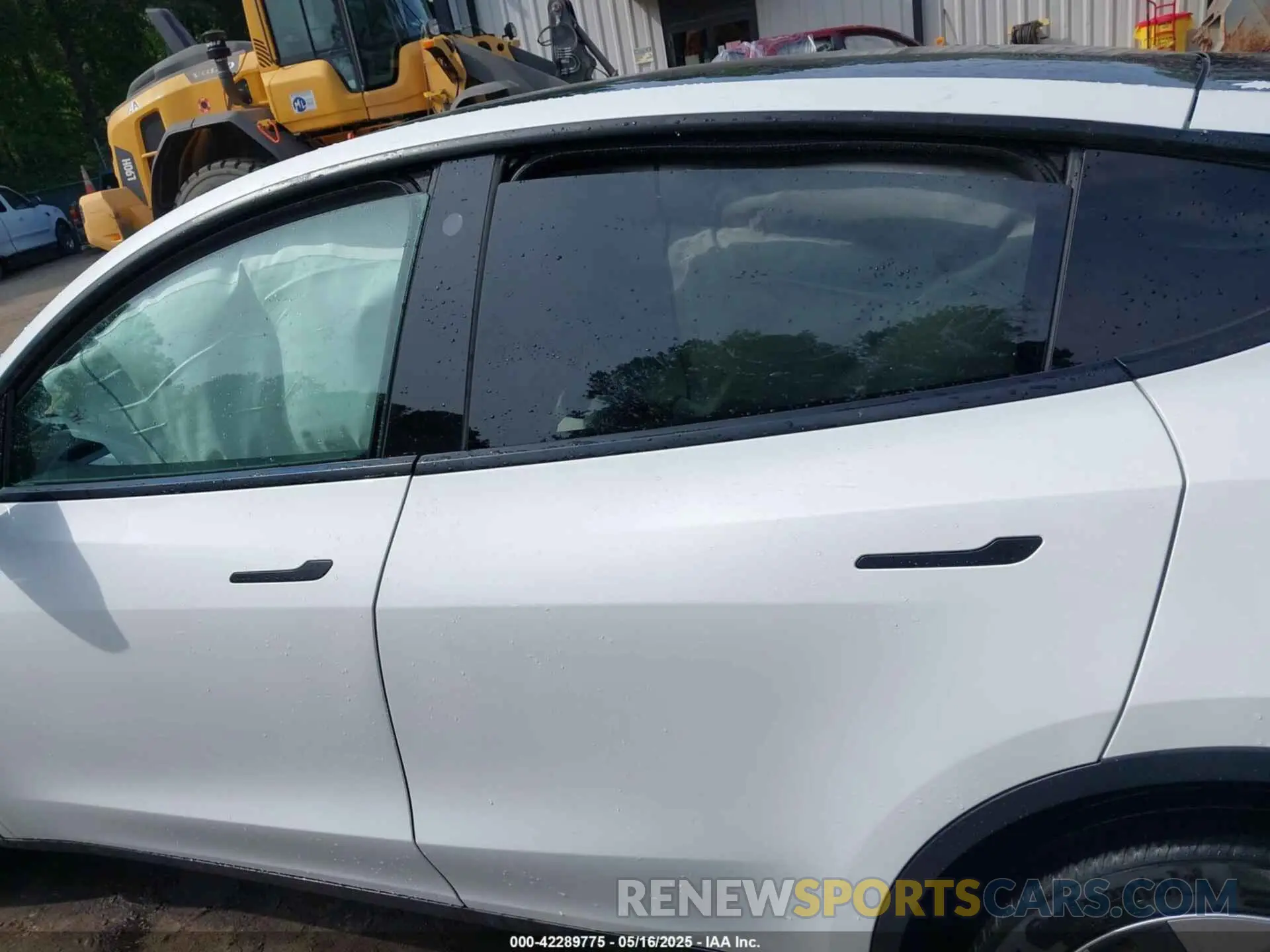 13 Фотография поврежденного автомобиля 5YJYGAED8MF173496 TESLA MODEL Y 2021
