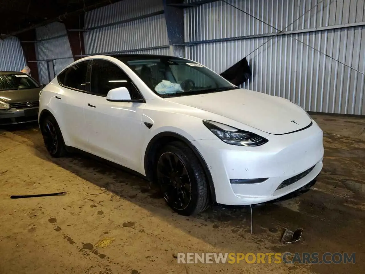 4 Photograph of a damaged car 5YJYGAEE0MF223185 TESLA MODEL Y 2021