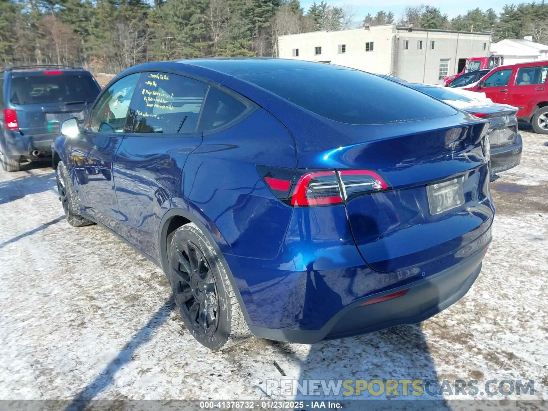 14 Photograph of a damaged car 5YJYGAEE1MF144432 TESLA MODEL Y 2021