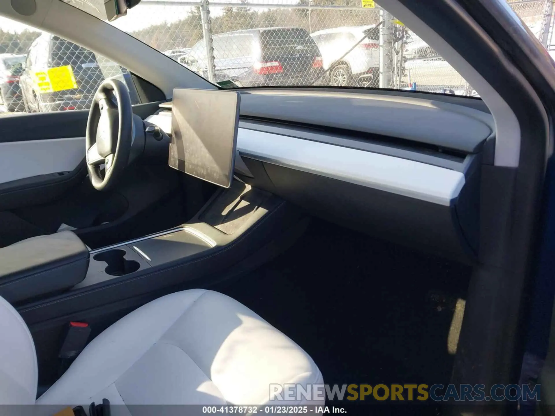 5 Photograph of a damaged car 5YJYGAEE1MF144432 TESLA MODEL Y 2021