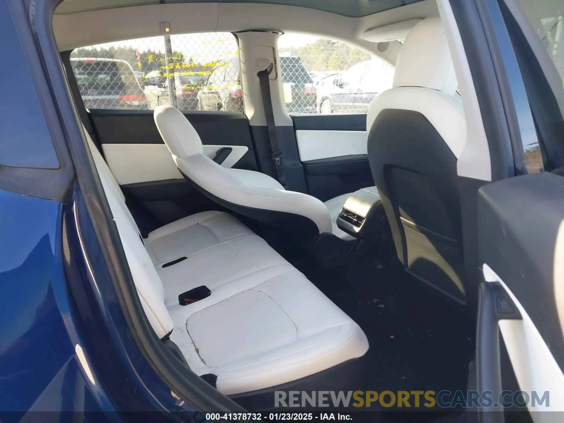 8 Photograph of a damaged car 5YJYGAEE1MF144432 TESLA MODEL Y 2021