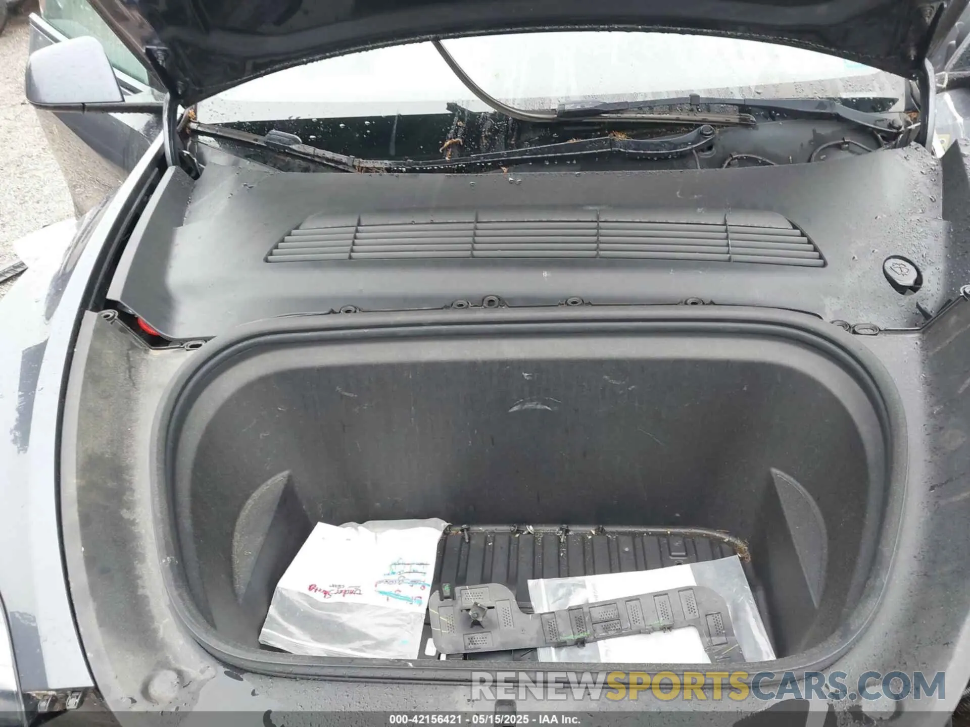 10 Photograph of a damaged car 5YJYGAEE1MF145161 TESLA MODEL Y 2021